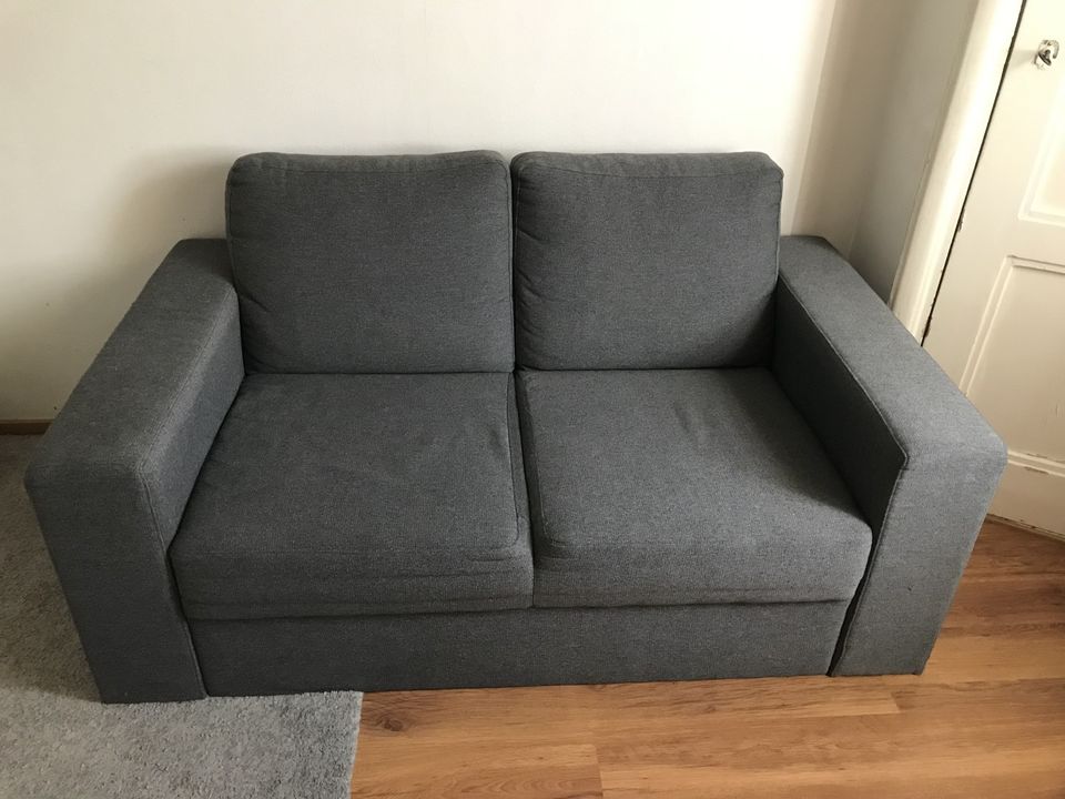 2 istuttava sohva