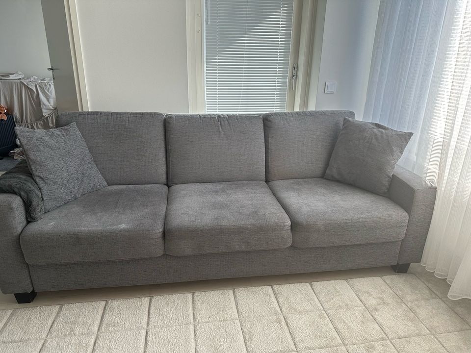 3 istuva sohva