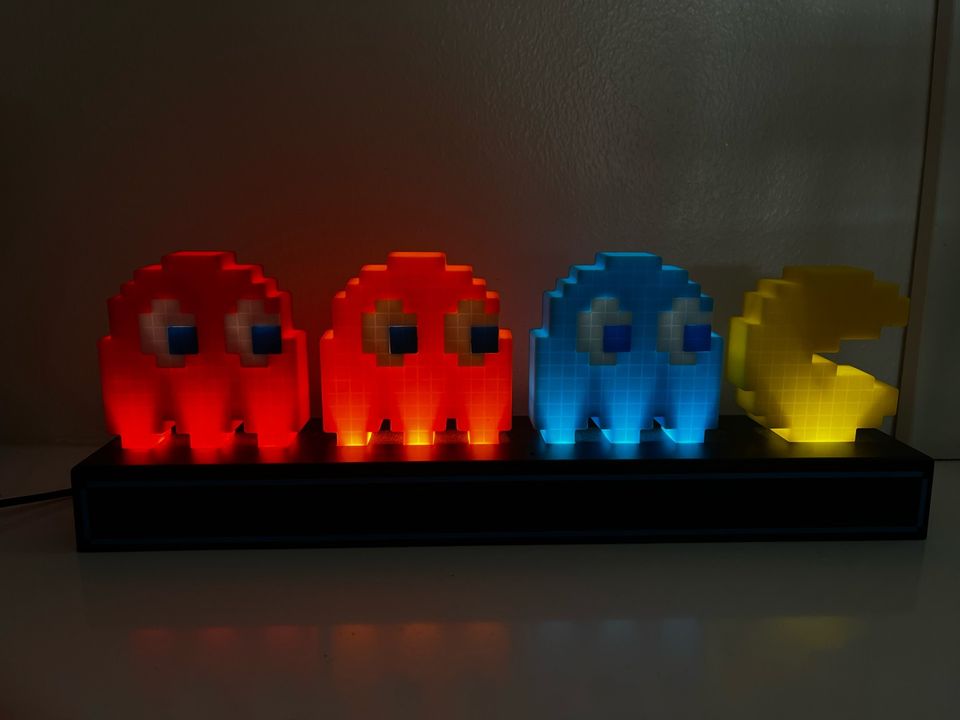 Retrohenkinen Pac-Man -valaisin
