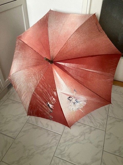 Suuri, tukeva vintage design sateenvarjo, balettitanssija kuvio