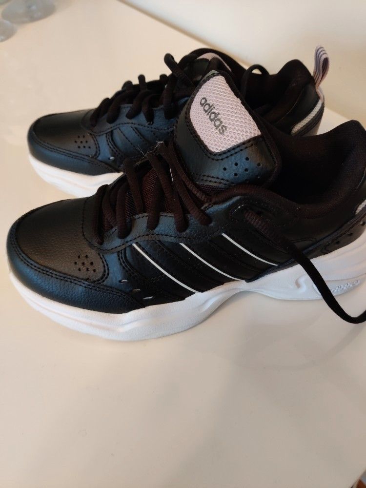 Adidas sisäpeli kengät 37