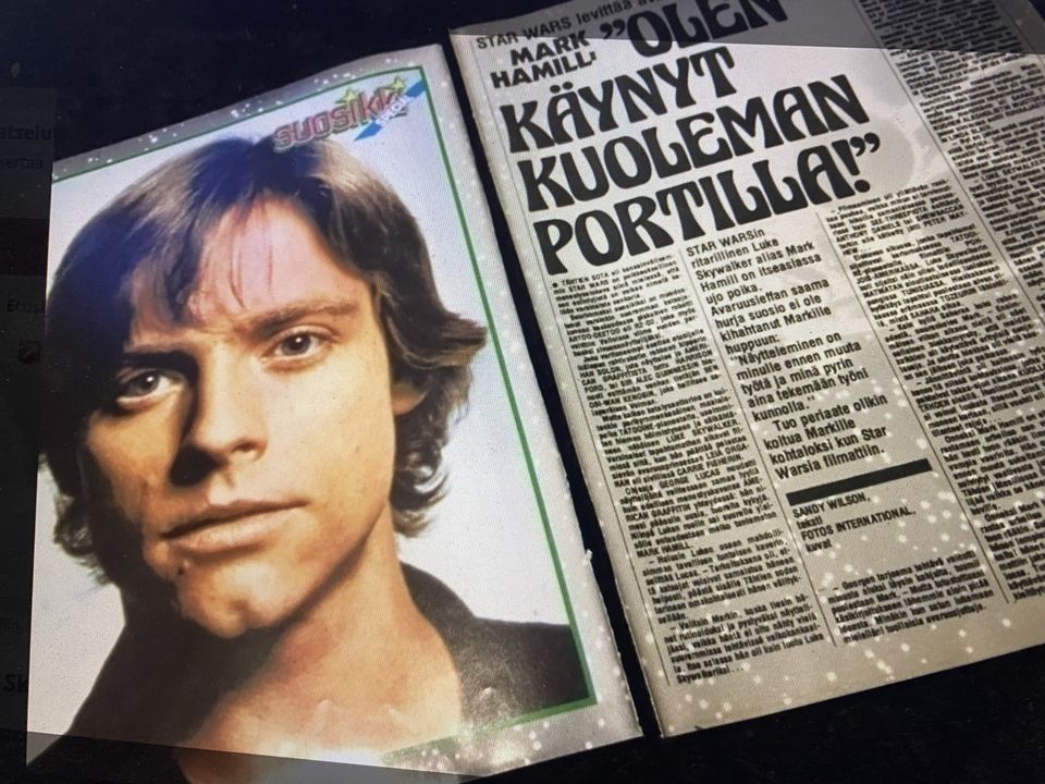 Luke Skywalker lehtijuttua ja Vintage Zuckuss ja Leia ukot