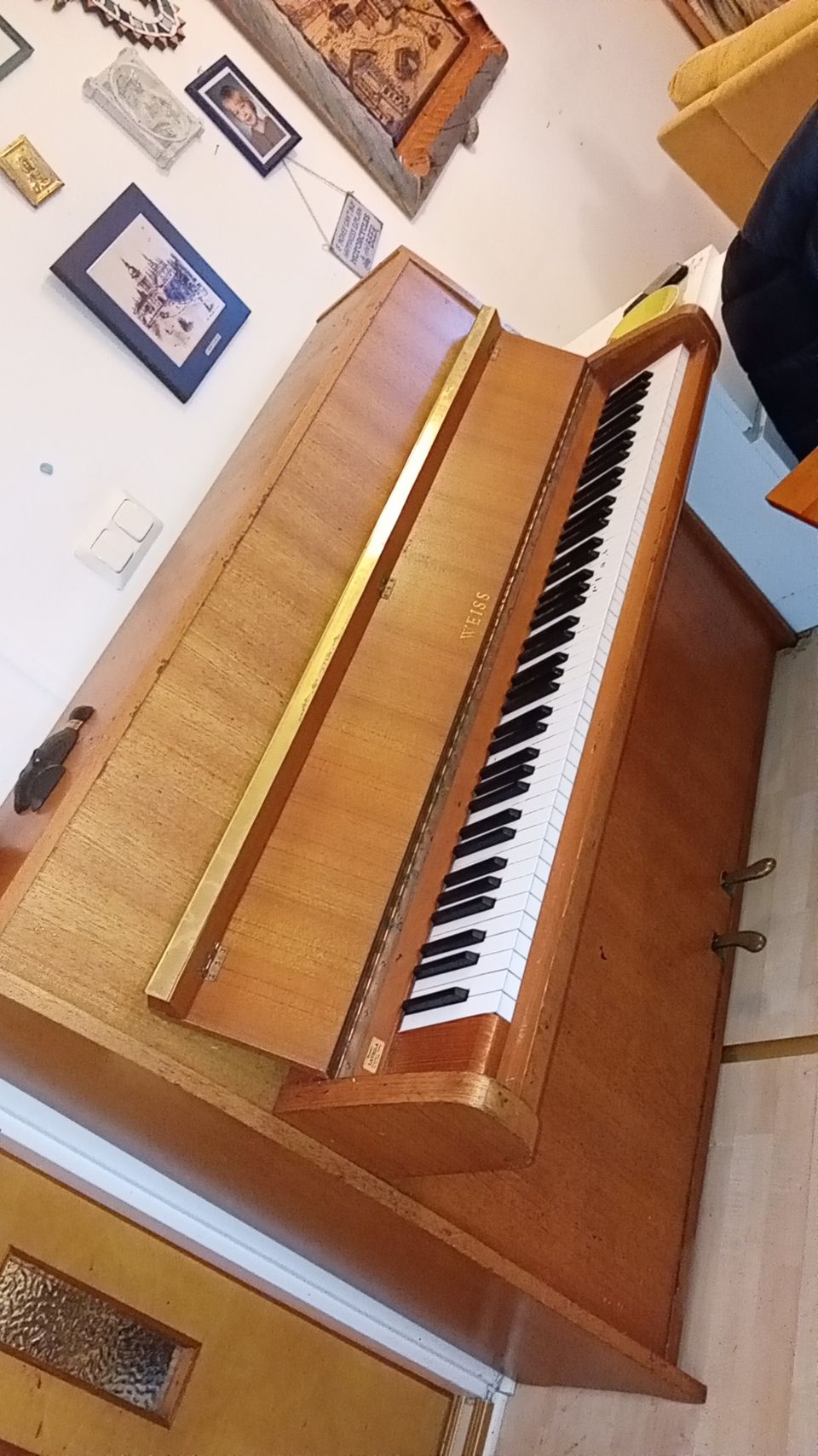 Weiss piano