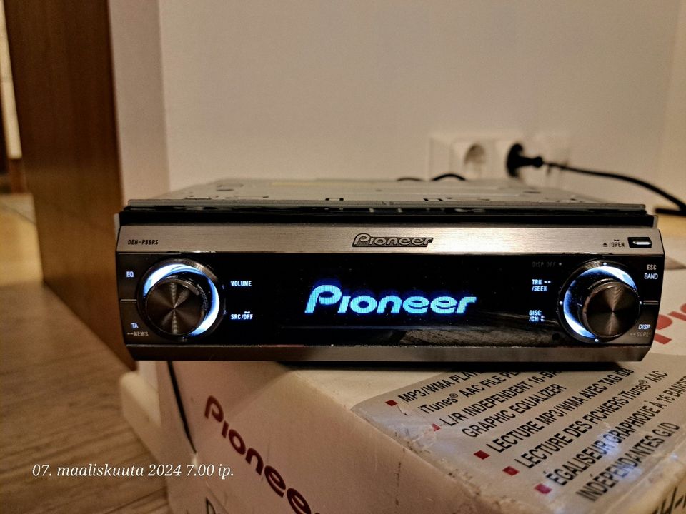 Pioneer autostereot