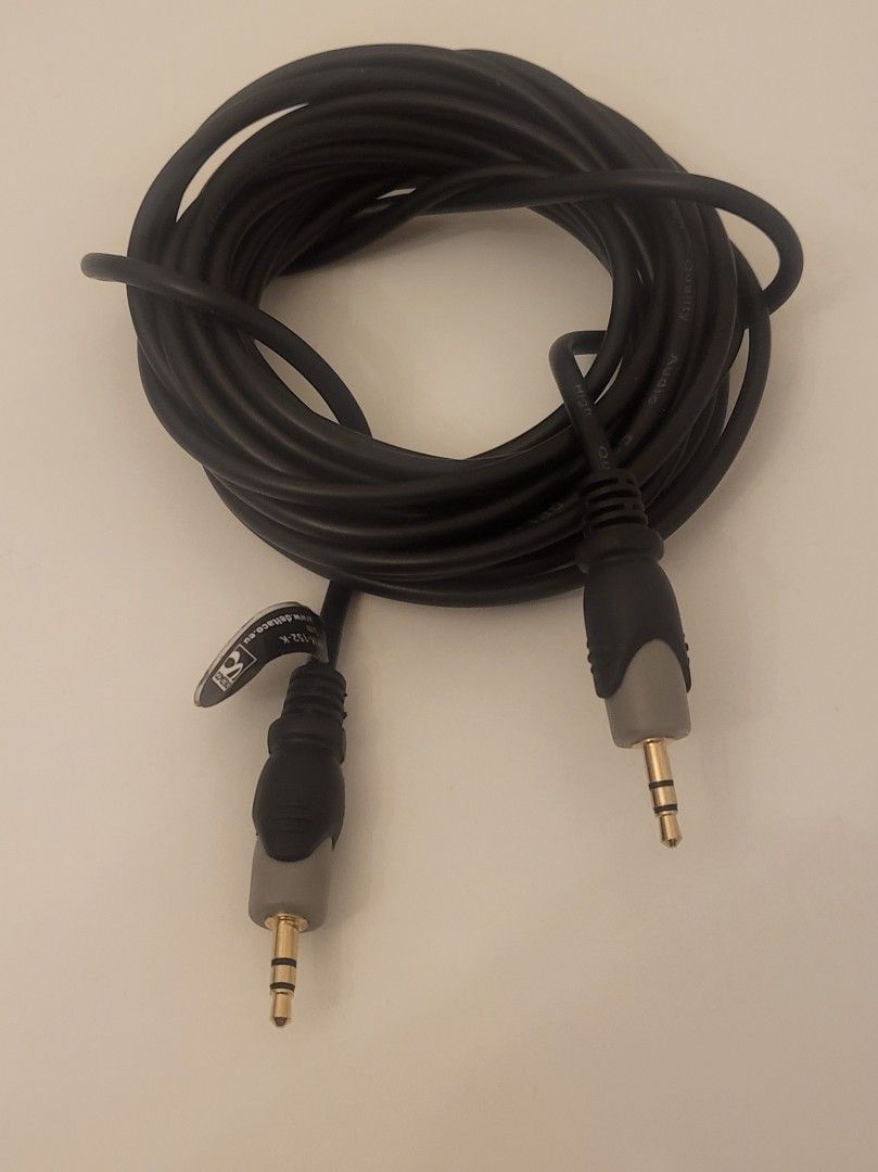 3.5mm stereo audiokaapeli 5m