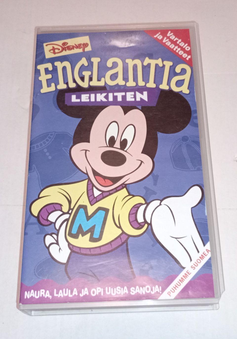 VHS Disney englantia leikiten vartalo ja vaatteet