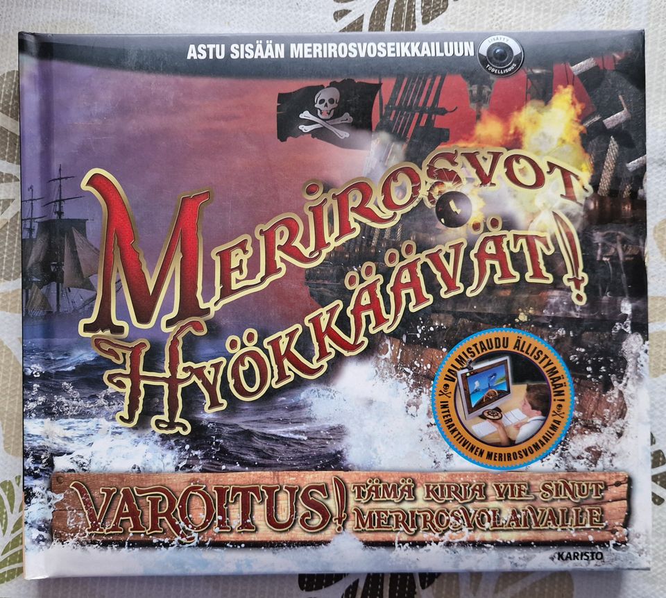 MERIROSVOT HYÖKKÄÄVÄT - Interaktiivinen Merirosvomaailma kirja + CD