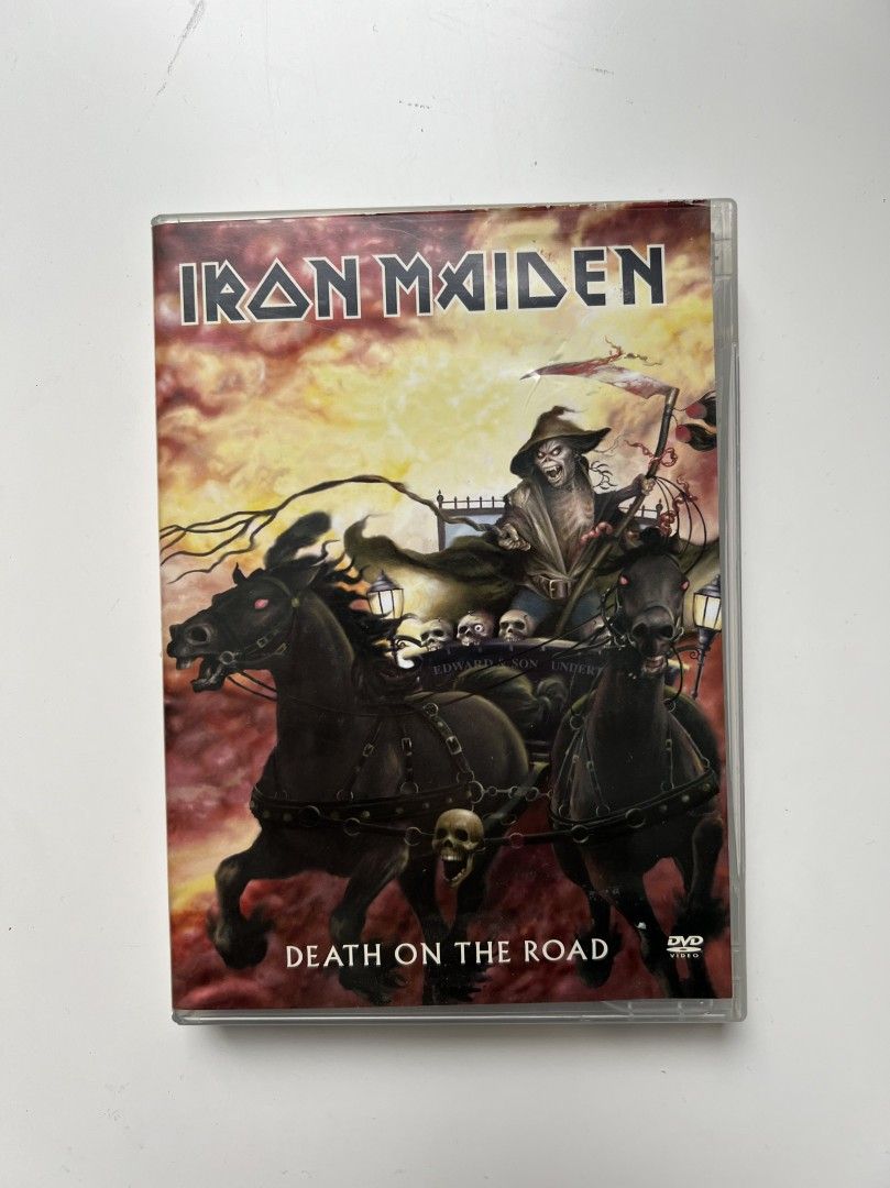 Iron maiden / death on the road 3dvd