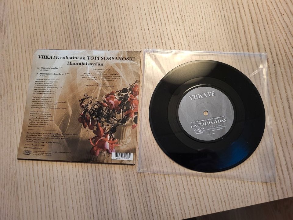 Viikate & Topi Sorsakoski Hautajaissydän vinyyli