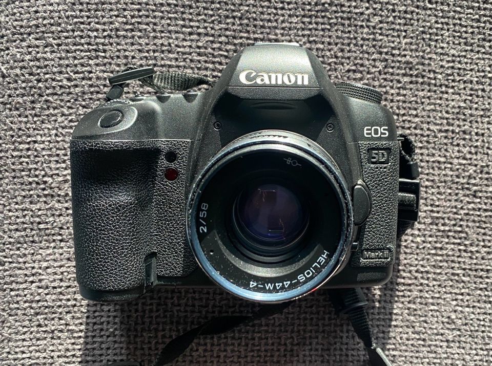 Canon 5d Mark II (sc: n.45000)