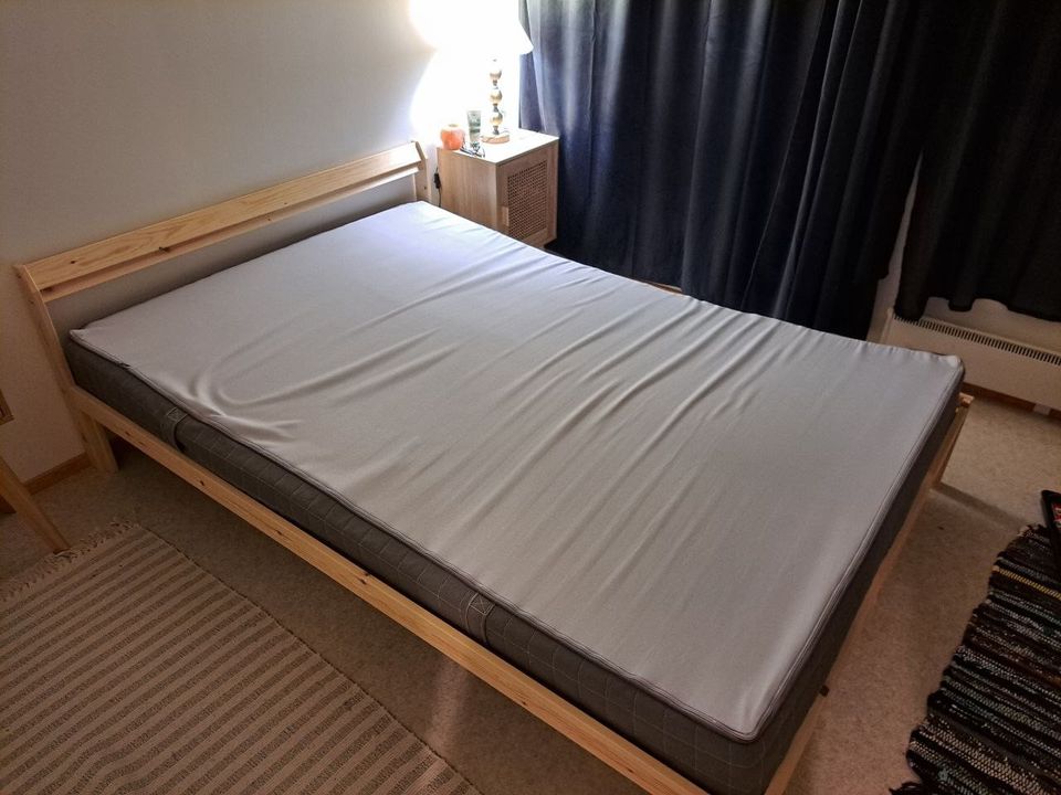 Kokonainen sänky Ikeasta 140x200cm / Entire bed from Ikea 140x200cm