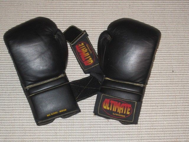 Nyrkkeilyhanskat Ultimate  bag gloves koko medium