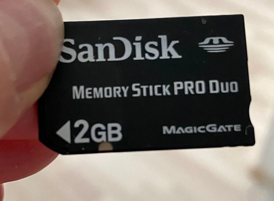 SanDisk 2 GB MemoryStick Pro Duo