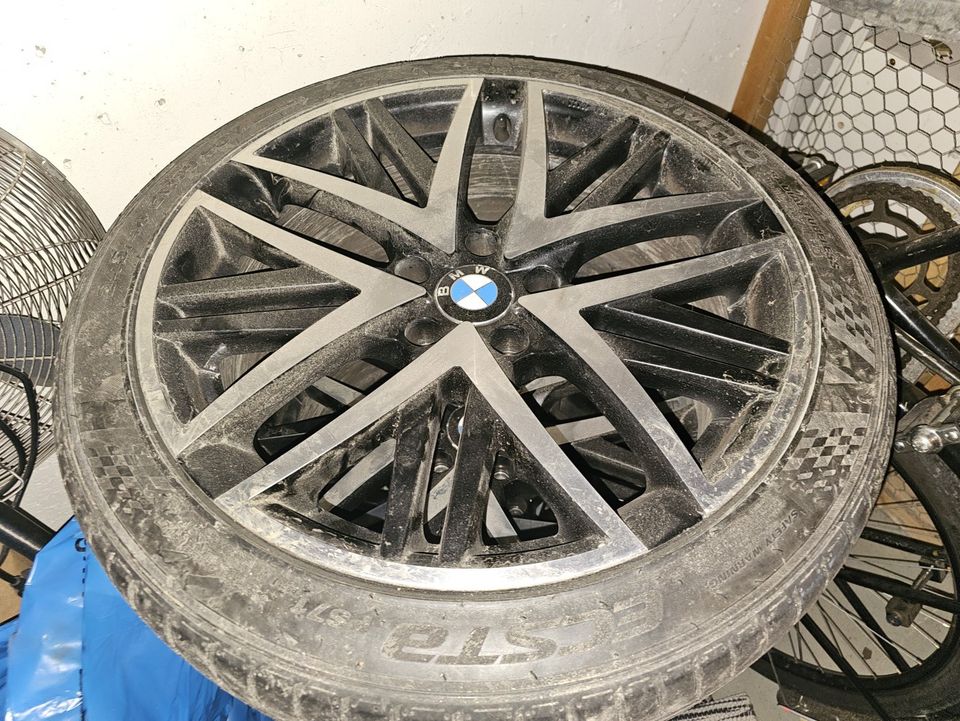 CMS B1, 8.5x19", 5x120 + Lähes uudet Kumho PS71