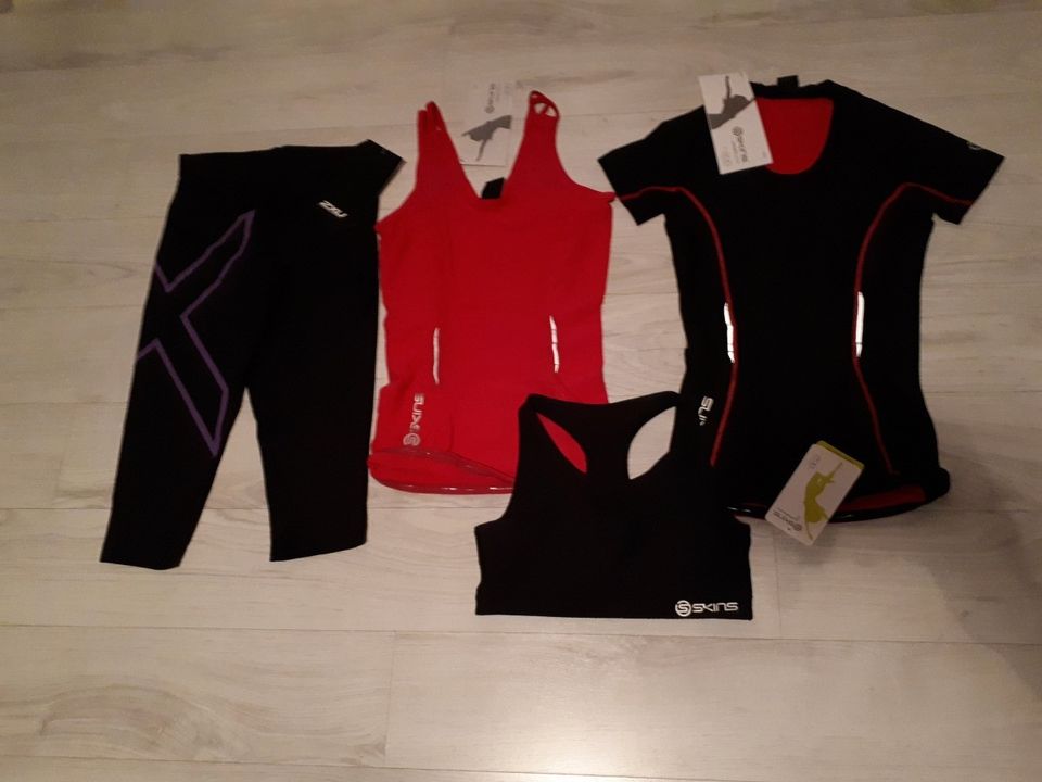 Naisten treenivaatteet, koko XS, S. 2XU & Skins