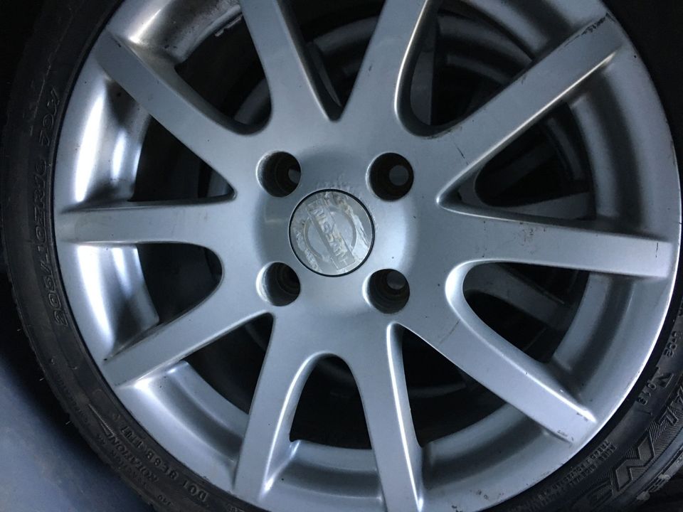 Nissan alut 4x114,3 kesärenkaat 205/45-16 hyvät