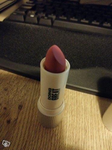 The body shop lipstick refill Peptalk UUSI