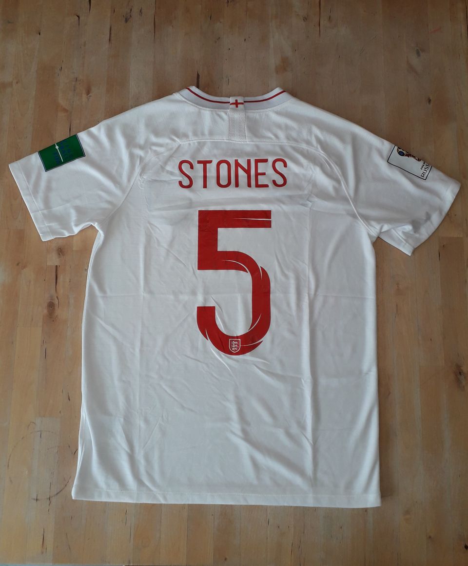 Englanti pelipaita World Cup Russia 2018 John Stones #5. Hieno! Miesten M-koko.