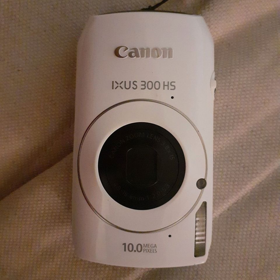 Canon Ixus 300 HS valkoinen digikamera