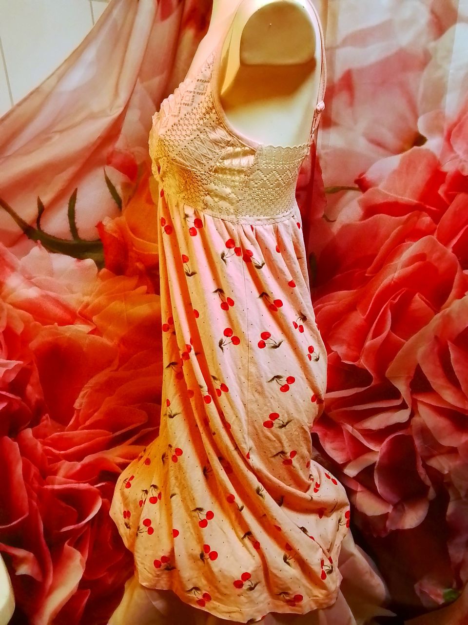 C Kirsikka mekko pitsiä yläosa