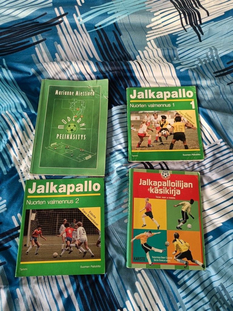 Jalkapallo kirjoja