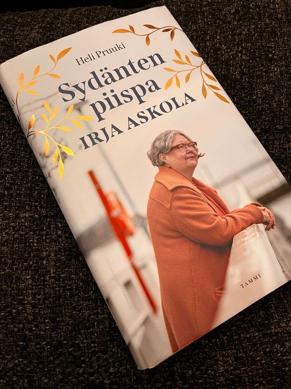 Kirja: Sydänten piispa Irja Askola