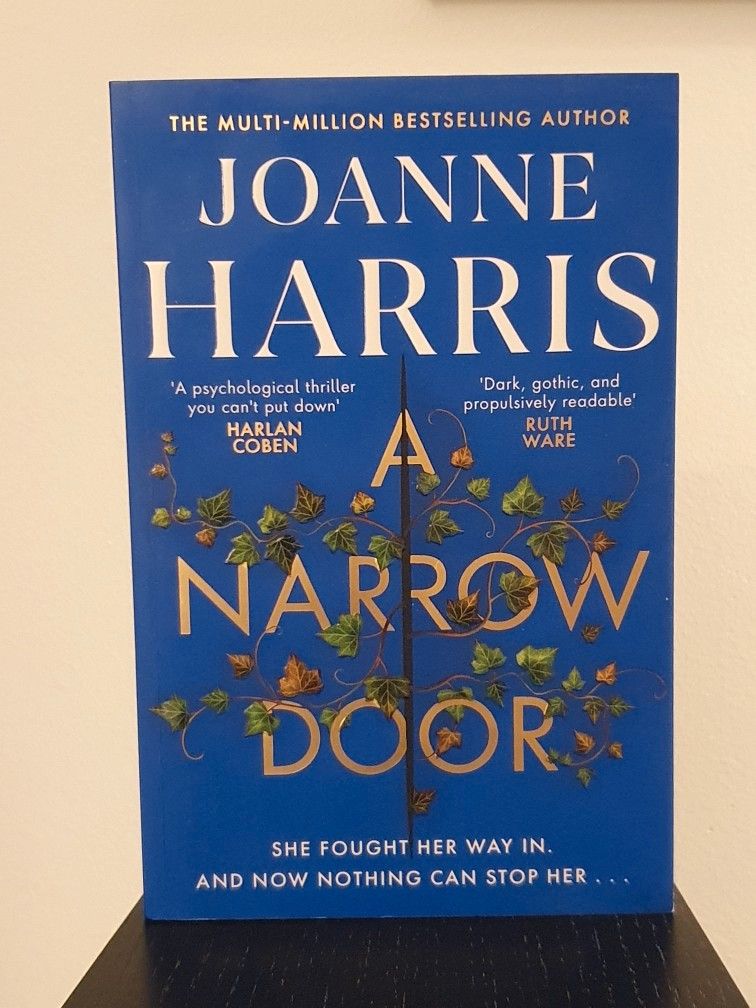 Joanne Harris: A Narrow Door (pokkari)