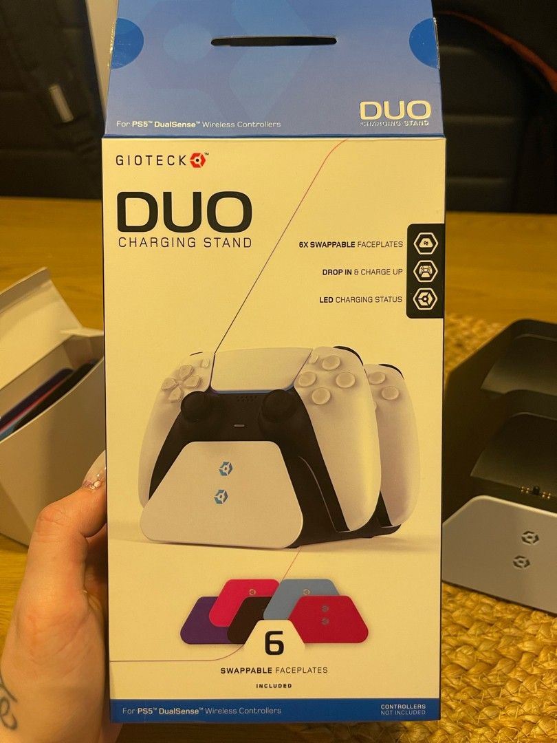 Gioteck duo charging stand
