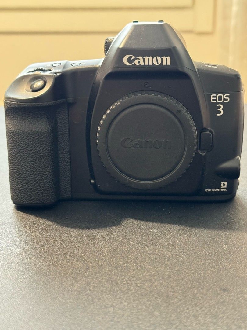 Canon EOS 3 ammattitason filmijärjestelmäkamera