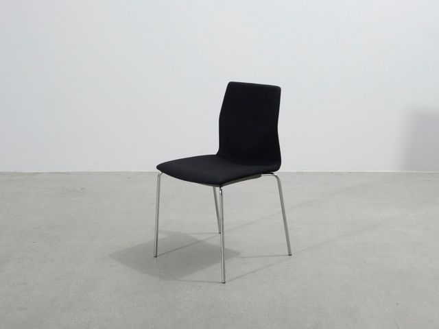 Four Design FourSure 44 tuoli musta