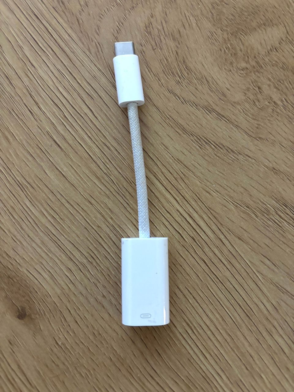 Apple USB-C-Lightning sovitin