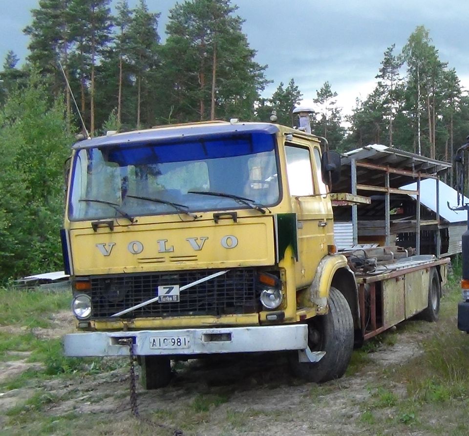 Volvo kuorma-auto 616 S vaihtolavalaittein