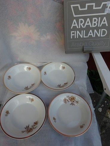 Arabia syvät Myrna lautaset