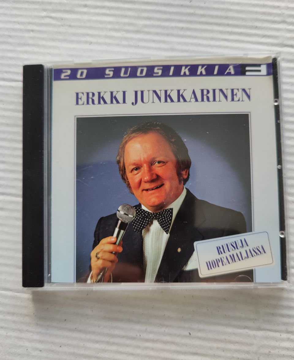 CD Erkki Junkkarinen/Ruusuja hopeamaljassa