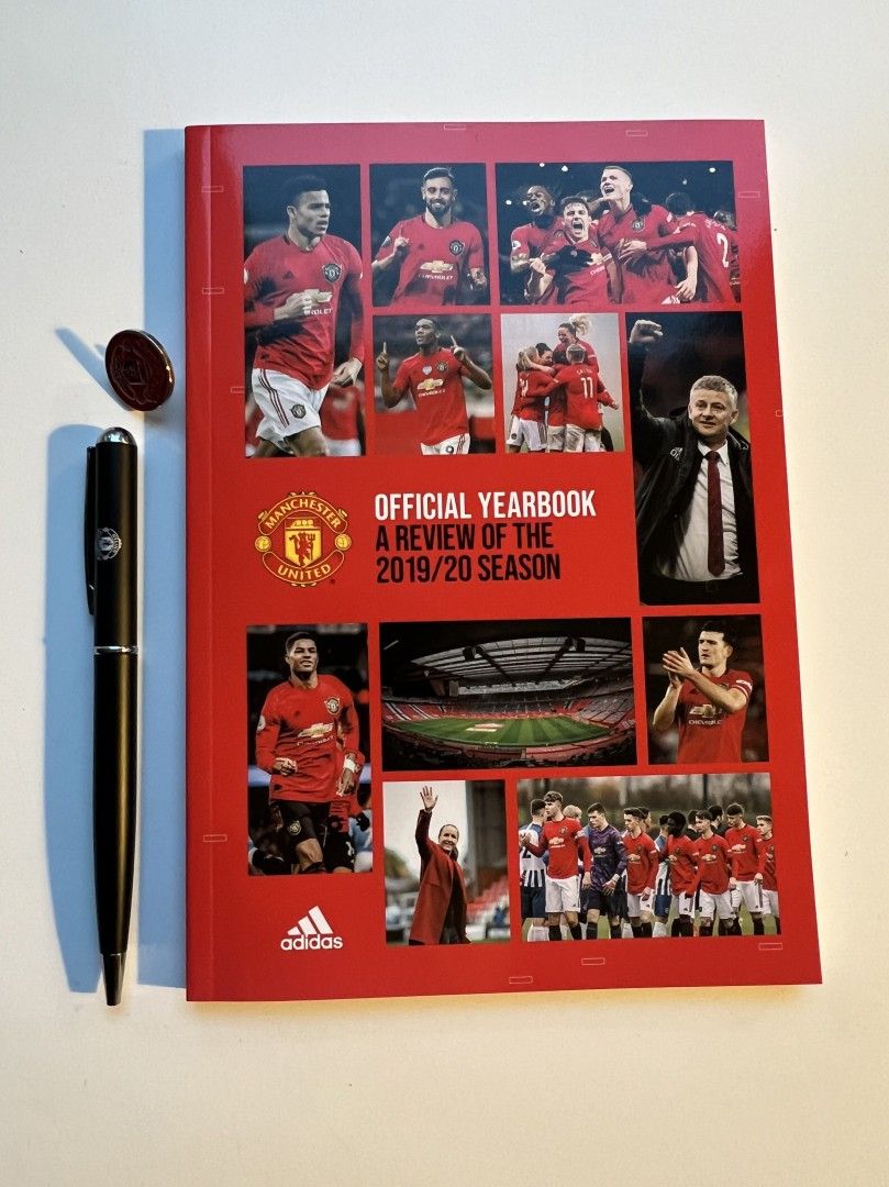 Manchester united yearbook 201920 + kynä + pinssi