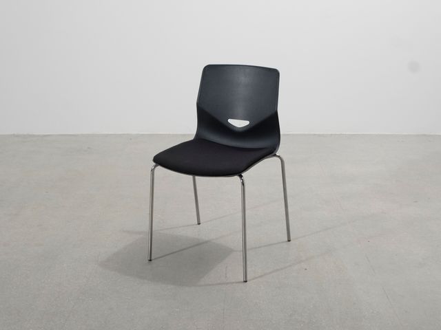 Four Design FourSure 44 tuoli musta