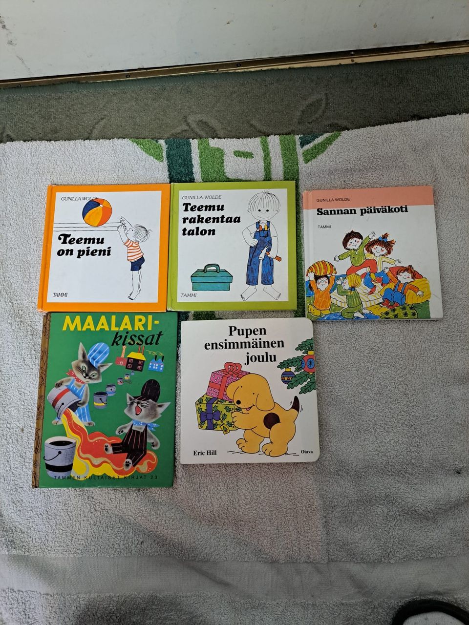 10 kappaletta hyväkuntoisia Lastenkirjoja 3€/kpl