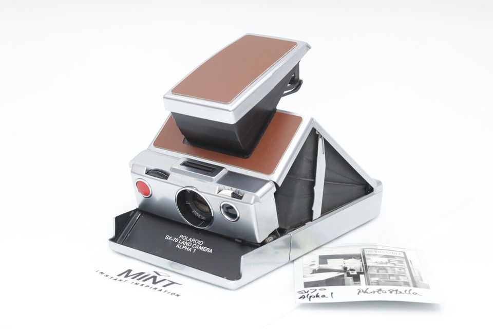 Polaroid SX-70 Model 1 Alpha, Mint Camera refurbished