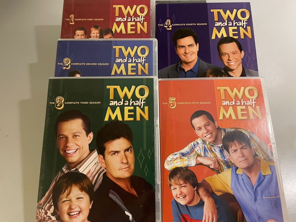 Miehen puolikkaat / Two And A Half Men kaudet 1-5 DVD