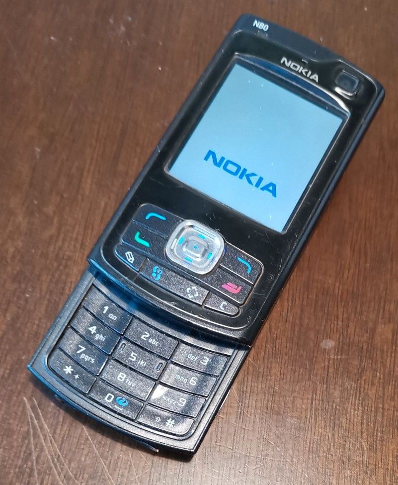 Nokia N80 kuin uusi ja, laturi mukaan myös postitus.