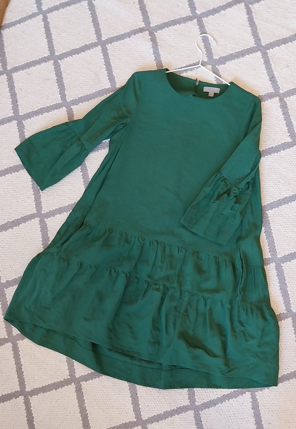 Cos vihreä mekko