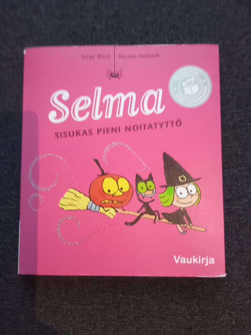 Uusi Selma sisukas pieni noitatyttö spk