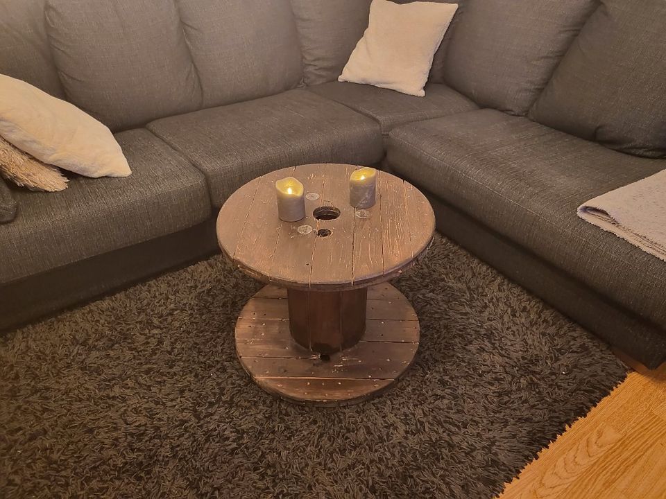 Kaapelikela sohvapöytä