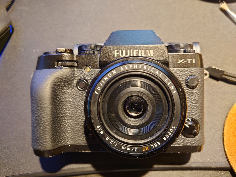 O: Viallinen Fujifilm X-T1 Kamera