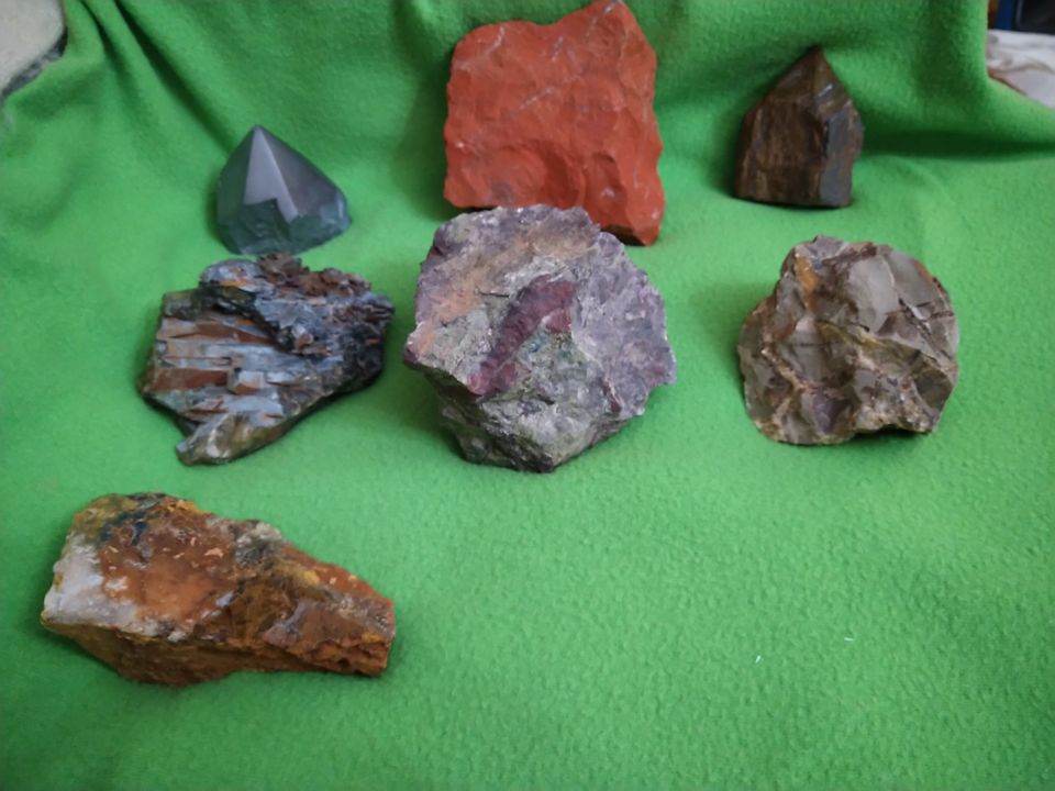 Kristallit ja kivet #8