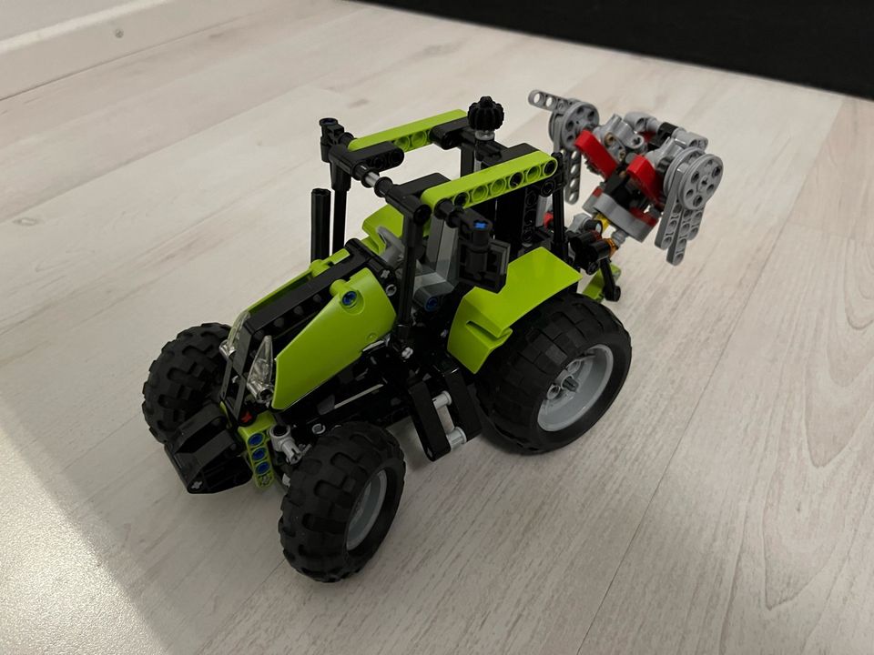 Lego Technic 9393 traktori