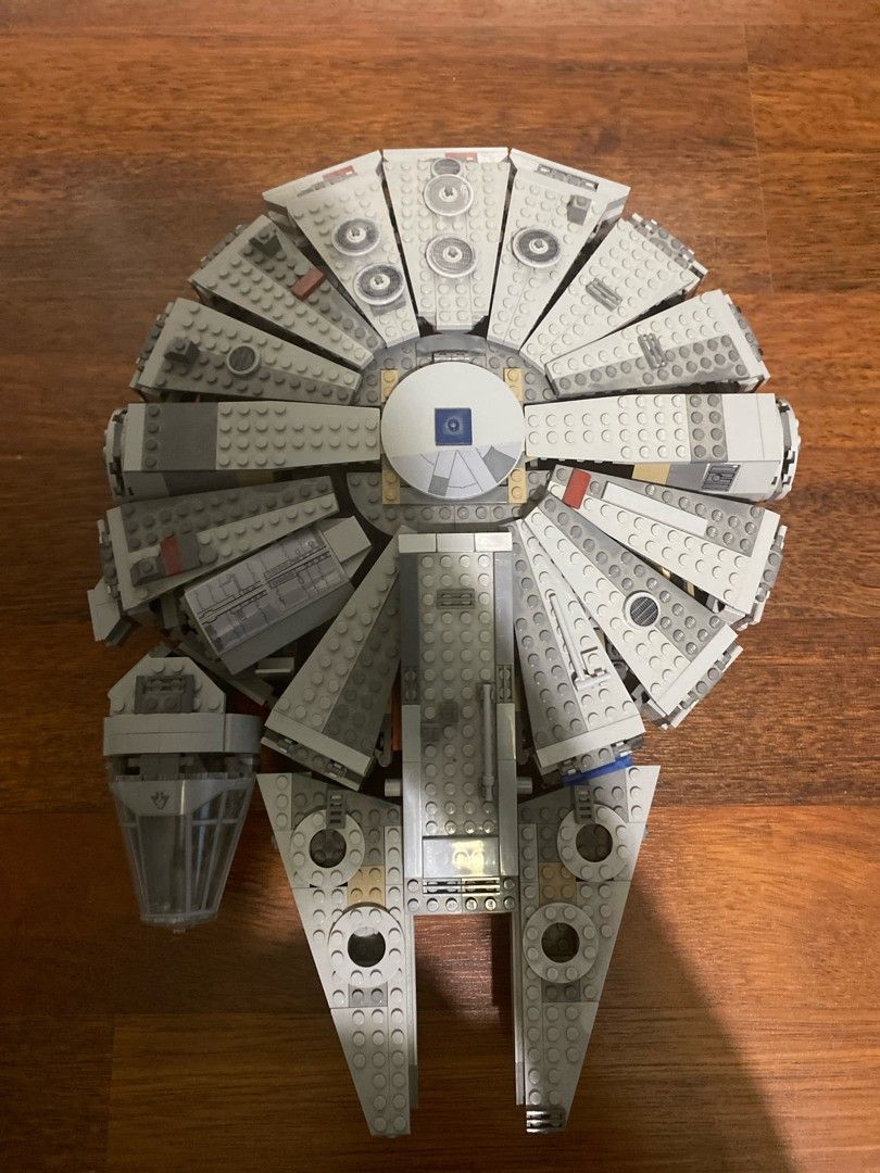 Lego Millenium falcon