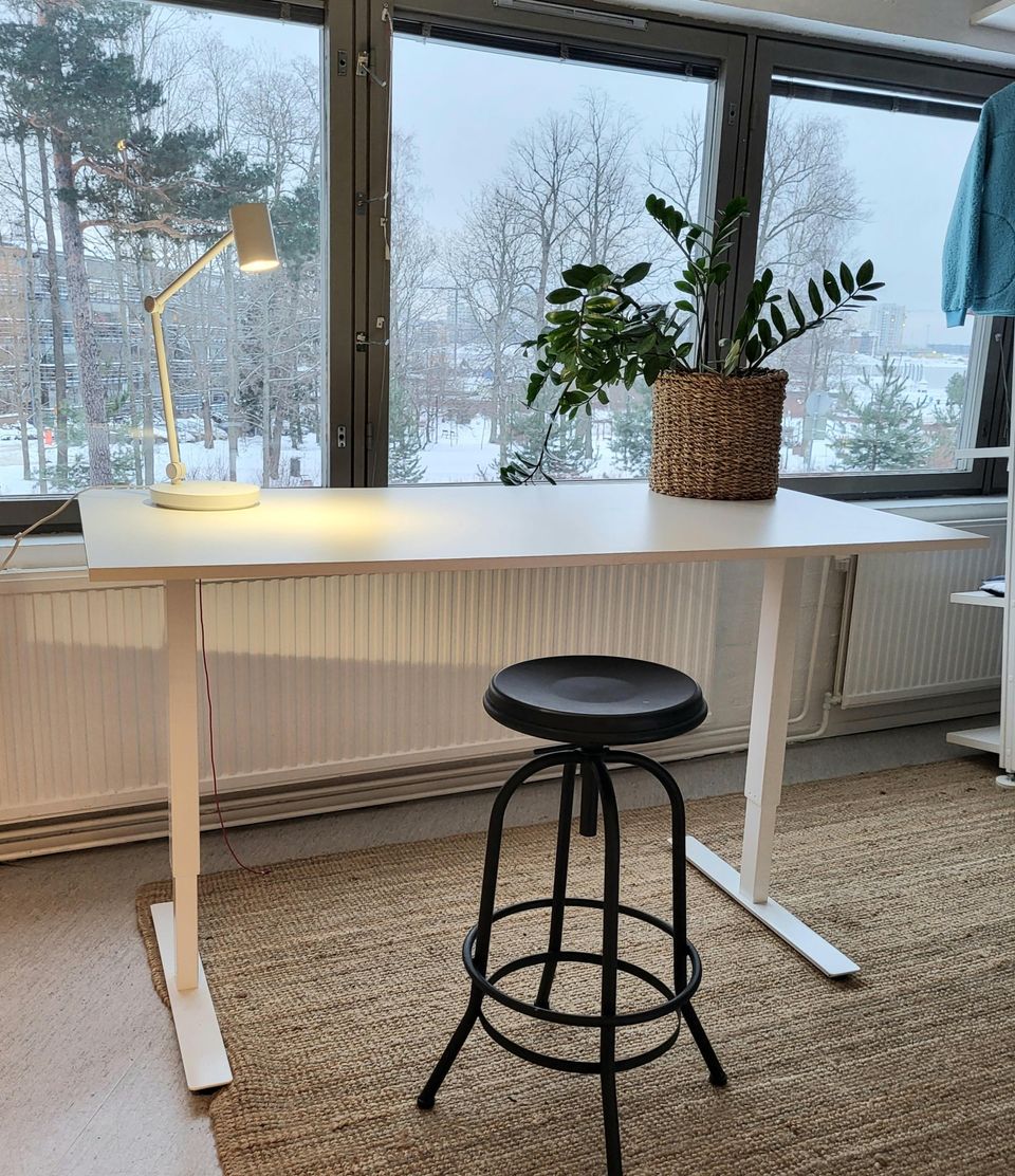 Työpöytä Säädettävä Ikea Trotten