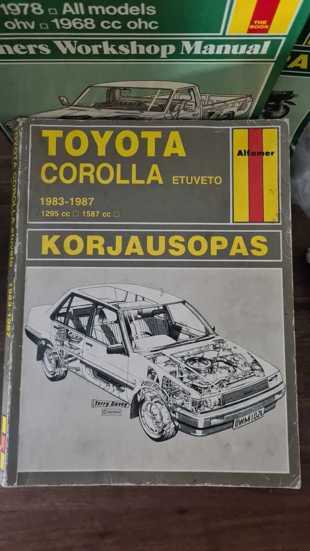 Toyota Corolla vm. 83 - 87 korjausopas