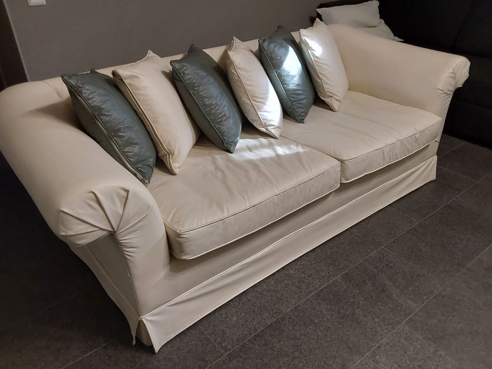 Valkoinen eko-nahka sohva